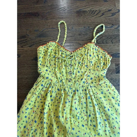 Urban Outfitters Women’s floral sleeveless romper size Medium yellow N08… - Picture 3 of 9